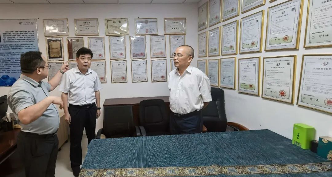 田宗之率队考察高性能仿骨生物工程材料湖南省工程实验室 推动通信技术跨领域融合发展